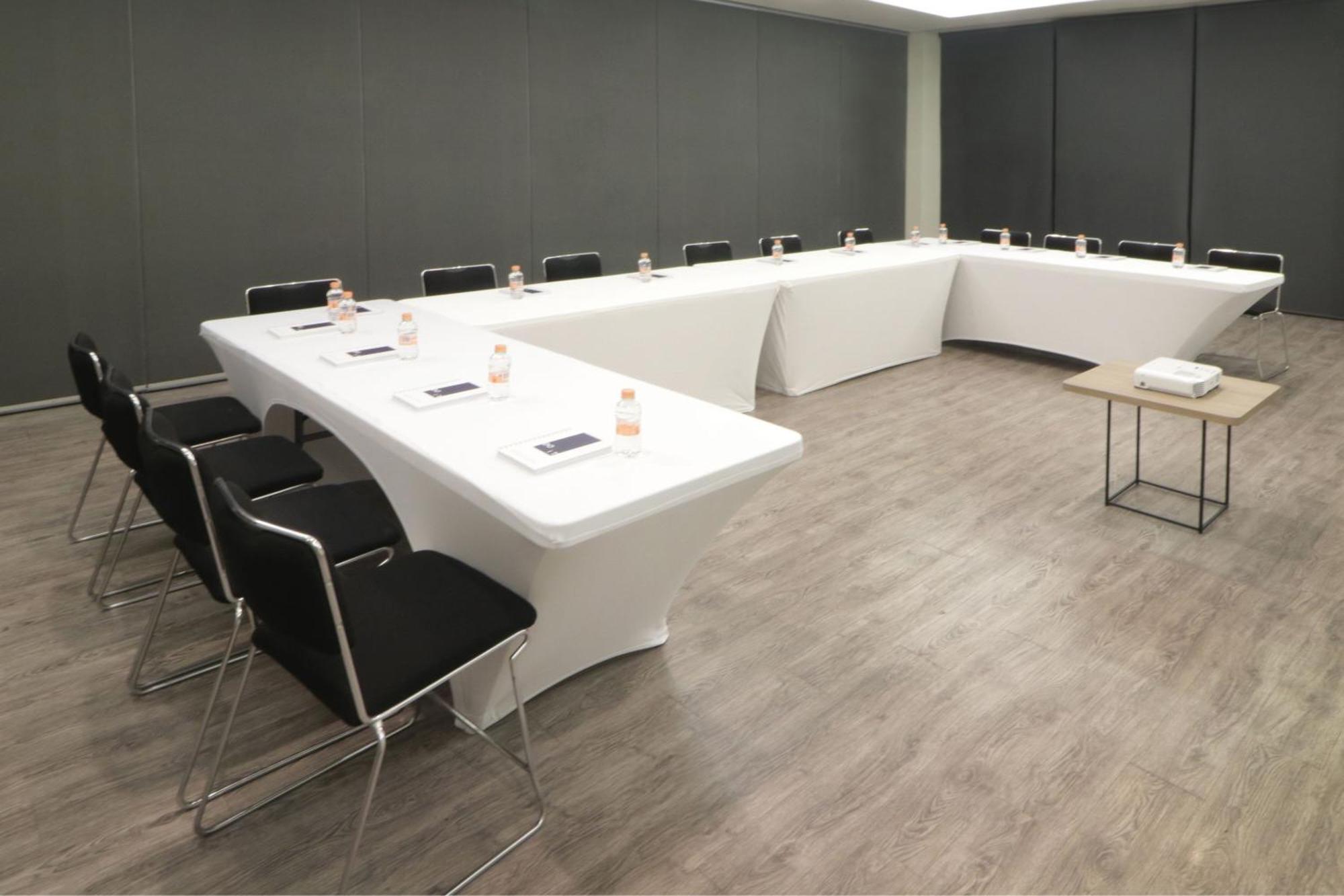 City Express Plus By Marriott Monterrey Galerias Exterior foto