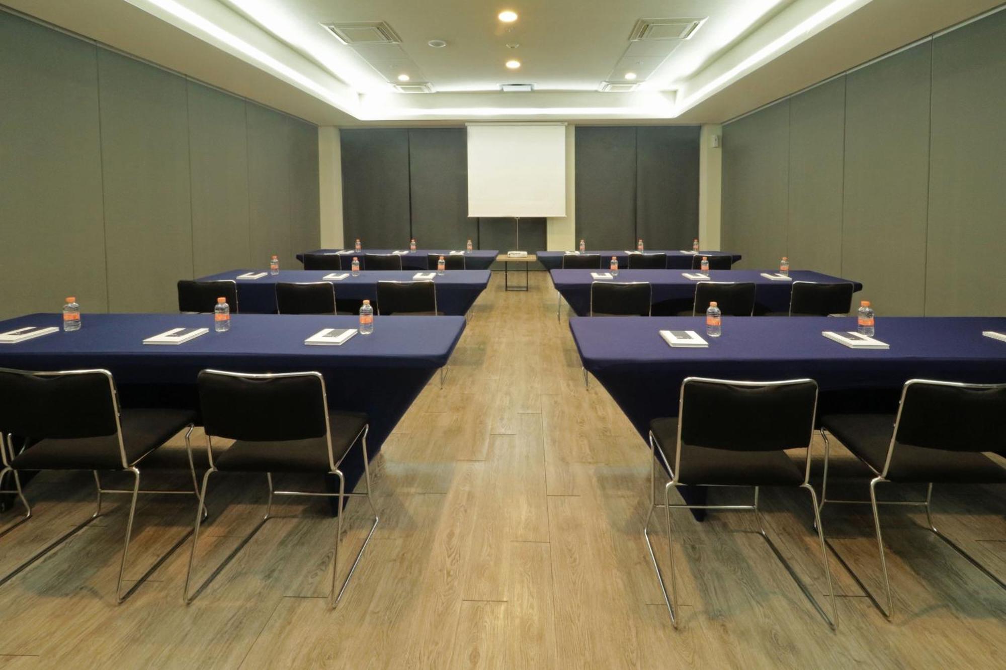 City Express Plus By Marriott Monterrey Galerias Exterior foto